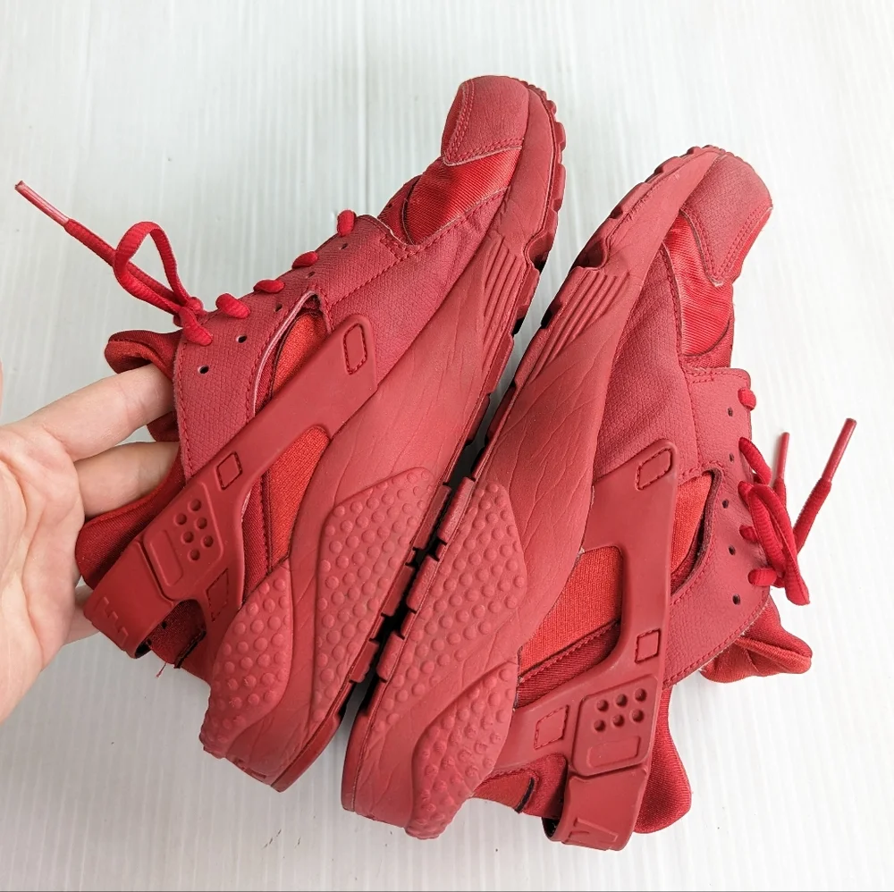 NIKE Air Huarache Run Triple Red Sneakers Size 8.5 Men's